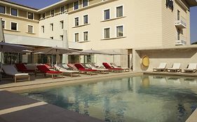Mercure Avignon Tgv Hotel & Spa